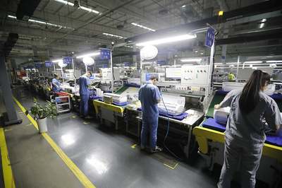 能定制家电还能查生产进度 海尔互联工厂搭起用户零距离“生态圈”